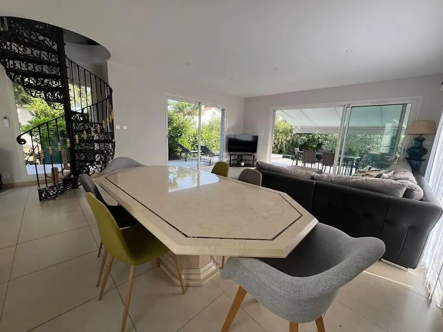 Villa Saint Raphael  Saint-Raphael (Var)